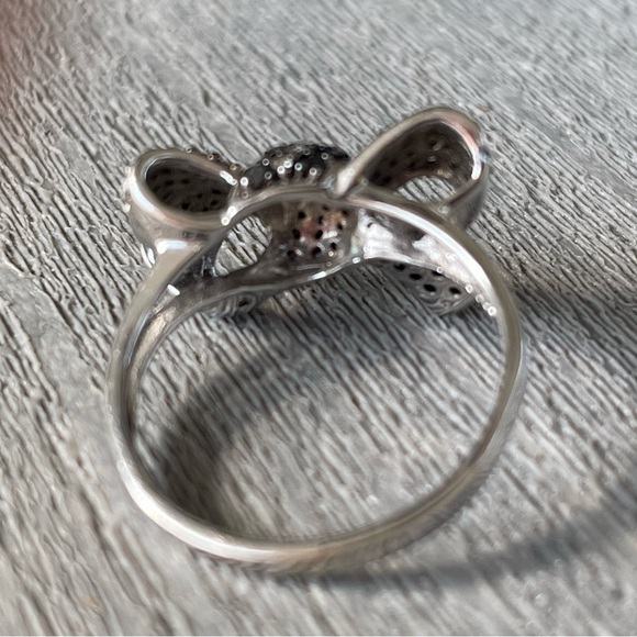 Elegant 10K White Gold Black and White Diamond Bow Ring - Picture 5 of 7